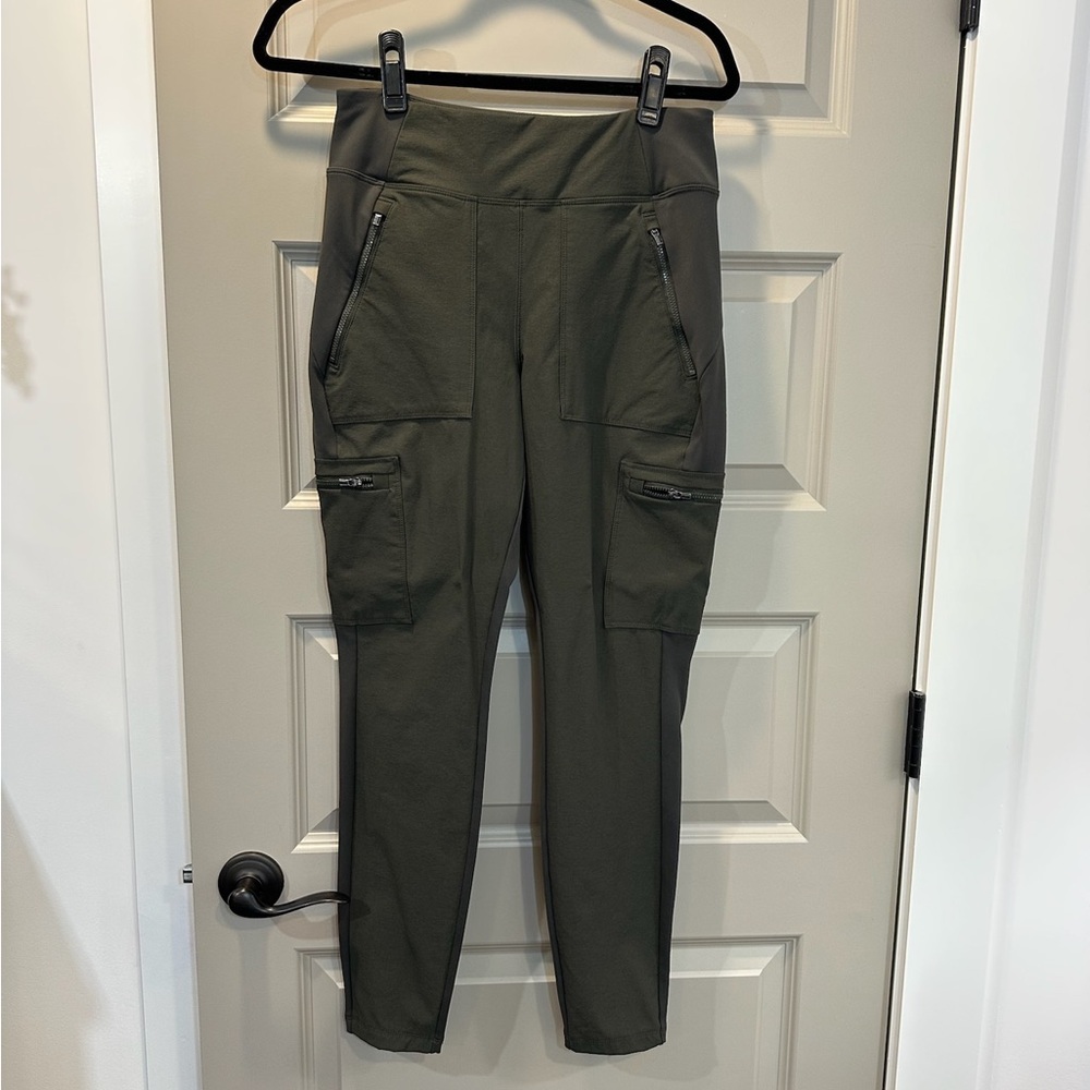 NWOT Athleta Women’s High Rise Olive Cargo Leggings